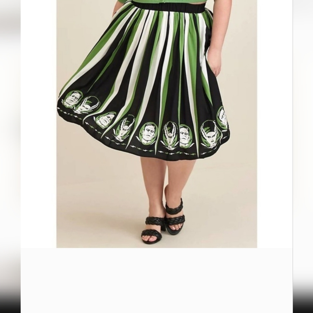 Torrid monsters skirt size 4 bride of Frankenstein